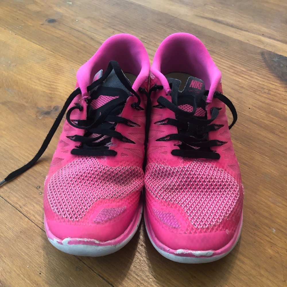 Nike 5.0 running shoes! Hot pink! 💕
